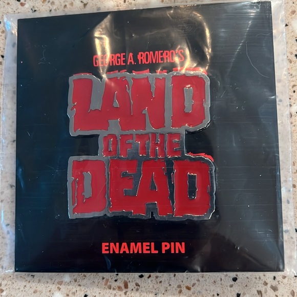 Horror/Goth Themed Earrings and Enamel Pins - New - Picture 2 of 7